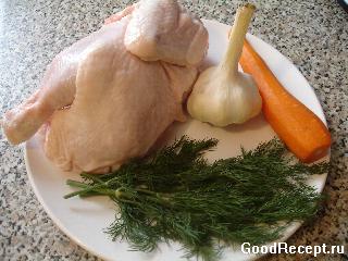 Курица, тушеная с морковью и чесноком