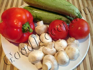 Шашлычки с фаршем и овощами